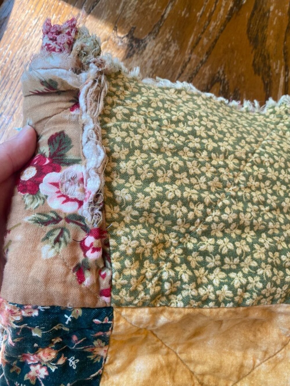 Handmade Ragtime Scrappy Floral Lap Baby Quilt 38"x54" - Picture 8 of 8